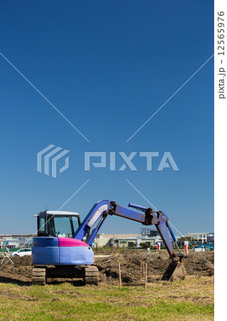 工事現場のパワーショベル 工事現場のパワーショベル 12565976
