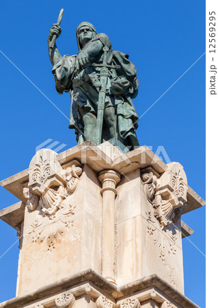 Monument to Admiral Roger de Lluria in Tarragona Monument to Admiral Roger de Lluria in Tarragona 12569295