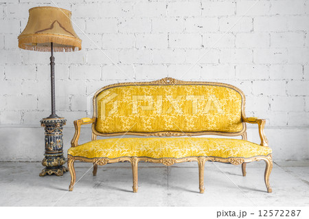 Sofa ith lamp 12572287