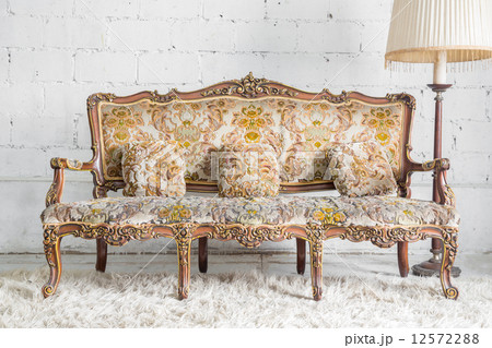 Sofa ith lamp 12572288