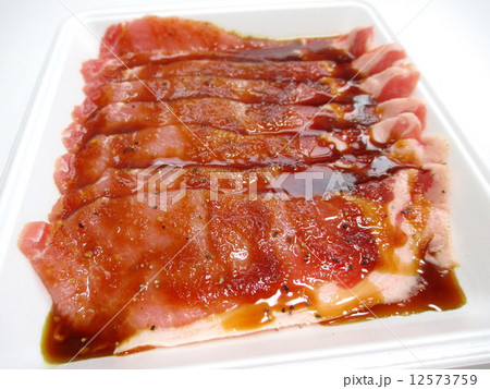 豚肉の生姜焼き　(下味をつける) 12573759