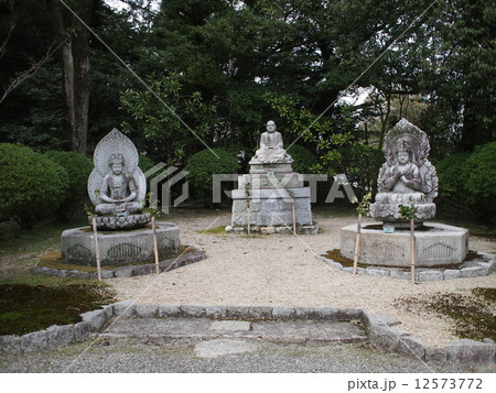 総本山園城寺（おんじょうじ）三井寺　智証大師　銅像 12573772