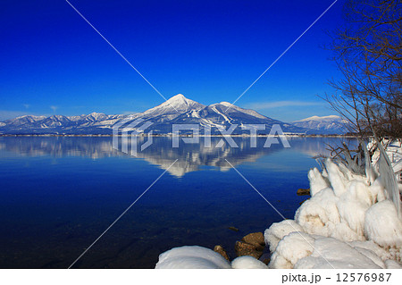 冬の会津磐梯山 12576987