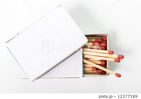 Match and matchbox isolated 12577589
