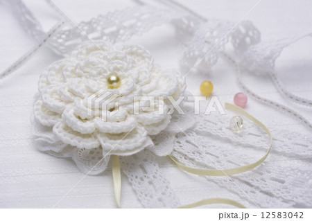 手編みのコサージュ 12583042