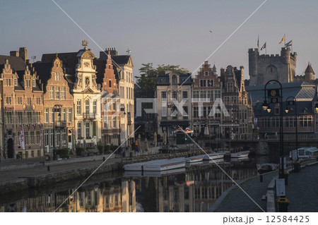 Summers Morning in Ghent 12584425