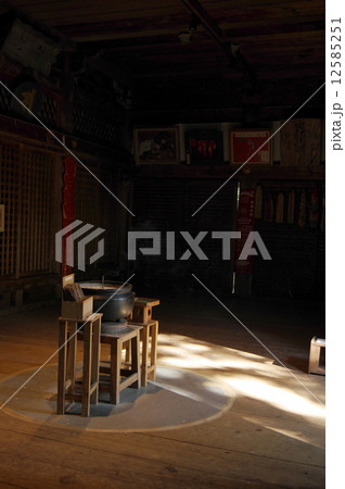 古寺の静寂 12585251