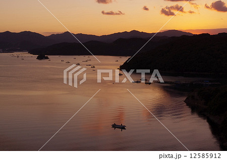 夕暮れの海03 夕暮れの海03 12585912