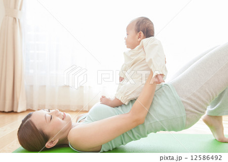 生後3ヶ月　赤ちゃん　フィットネス 12586492