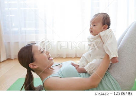 生後3ヶ月　赤ちゃん　フィットネス 12586498