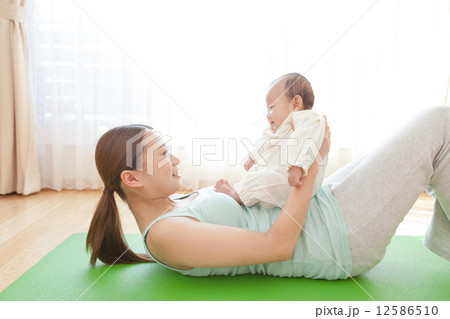 生後3ヶ月　赤ちゃん　フィットネス 12586510