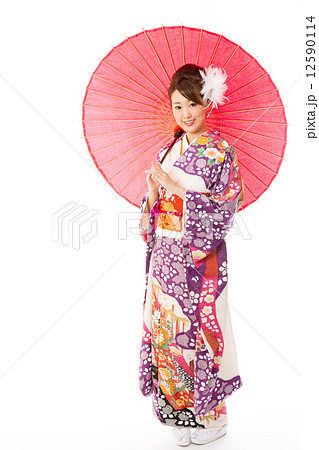 振袖を着た女性 振袖を着た女性 12590114