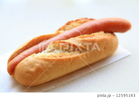 おいしいホットドック 12595163