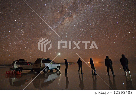 ボリビア ウユニ塩湖 夜の写真素材