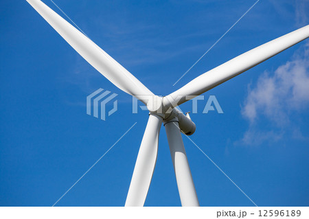 Wind-Turbine 12596189