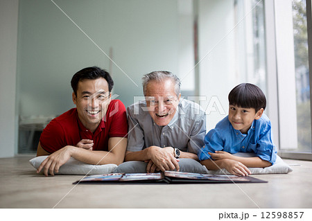 Three generation 12598857