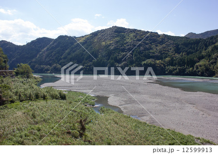 日本一の清流、仁淀川(によどがわ) 高知県 日本一の清流、仁淀川(によどがわ) 高知県 12599913