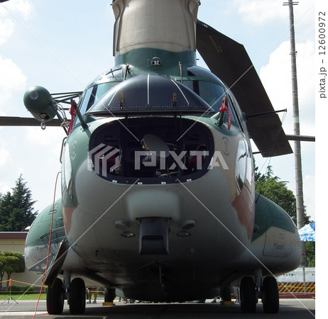 CH-47J のレーダードーム開放状態 12600972
