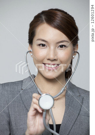 Portrait of chinese female doctor Portrait of chinese female doctor 12601294