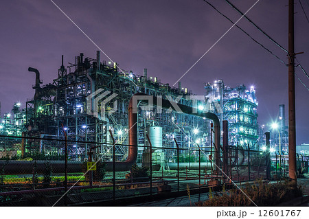 京浜工業地帯 浮島町 工場夜景の写真素材
