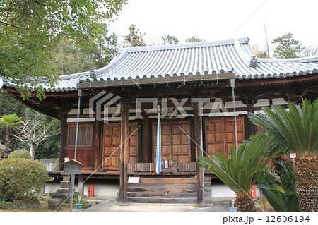 奈良県生駒市にある融通念仏宗の宝幢寺 奈良県生駒市にある融通念仏宗の宝幢寺 12606194