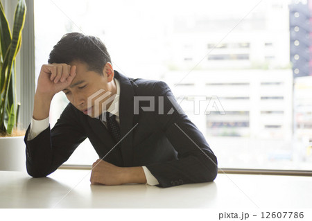 ビジネス　男性 12607786