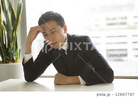 ビジネス　男性 12607787