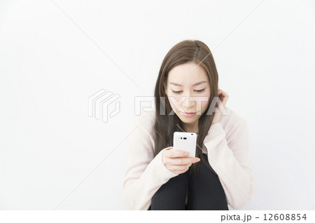 SNSにハマる 12608854