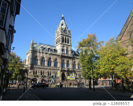 チェスターの町の中心タウンホール　イギリス 12609557