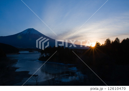 夜明けの富士山 夜明けの富士山 12610470