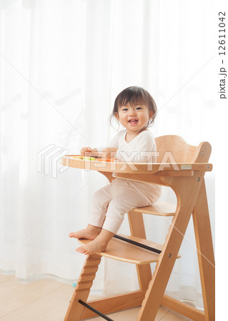 笑顔の赤ちゃん 12611042