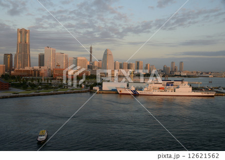 日本 横浜港 ベイブリッジ 日本 横浜港 ベイブリッジ 12621562