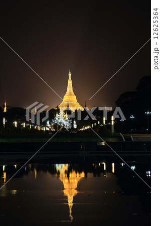 Shwedagon Pagoda in twilight. Yangon, Myanmar (Burma) Shwedagon Pagoda in twilight. Yangon, Myanmar (Burma) 12625364