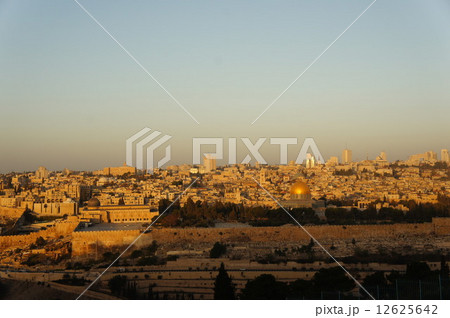 エルサレムの街並み 12625642