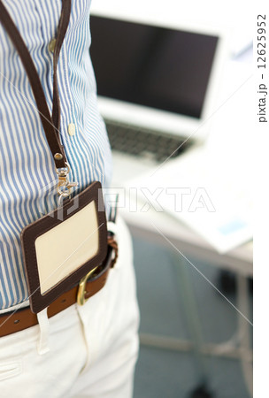 社員証ホルダー 12625952