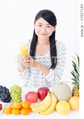 若い女性(果物) 若い女性(果物) 12627183