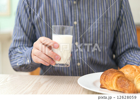 牛乳 12628059