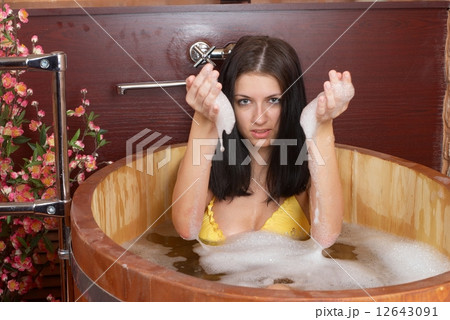 Woman in japanese spa 12643091