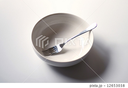 皿とフォーク 12653038