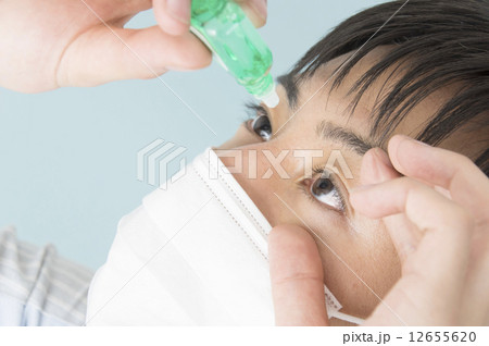 目の疲れ 目の疲れ 12655620