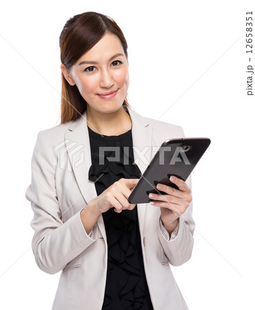 Asian businesswoman use tablet 12658351