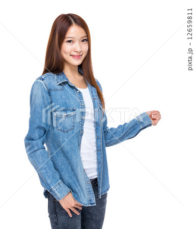 Beautiful asian young woman Beautiful asian young woman 12659811