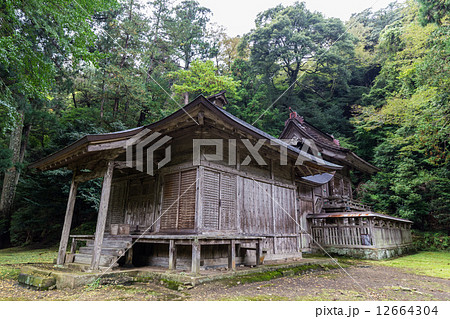 鰐淵寺・常行堂と摩陀羅神社 12664304