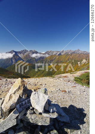 横通岳からの展望　穂高連峰〜槍ヶ岳 12666270