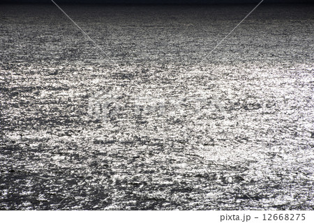 海　波 12668275