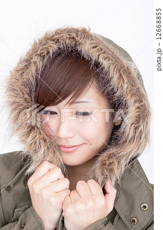 若い女性 若い女性 12668855