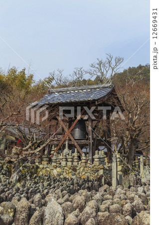 西院の河原（鐘楼） 12669431