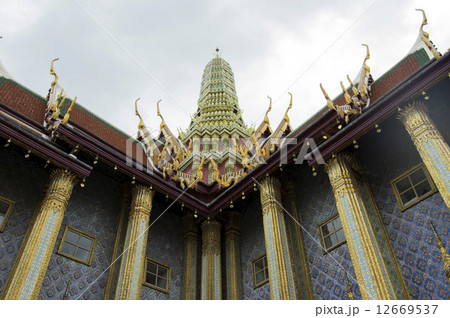 タイの王宮寺院 12669537