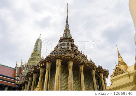 タイの王宮寺院 タイの王宮寺院 12669540