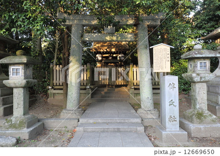 京都　北野天満宮　京都三珍鳥居　伴氏社の鳥居 12669650